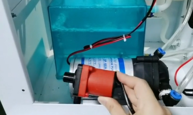 脱毛仪水泵大小有什么区别及对钯条的作用